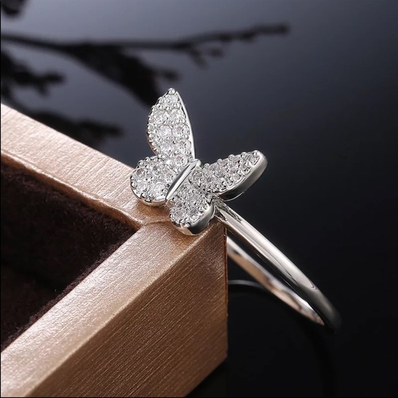 New Women’s Butterfly 925 Silver Diamond Ring - Picture 5 of 6